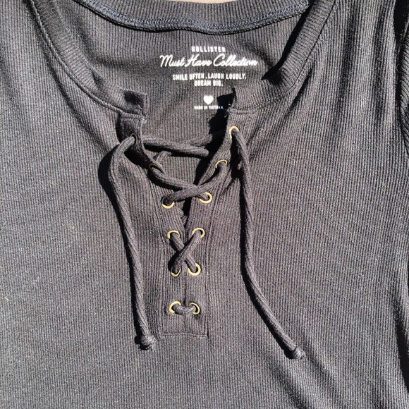 Hollister Co. Women’s Lace Up Black Crop Top - Picture 3 of 6